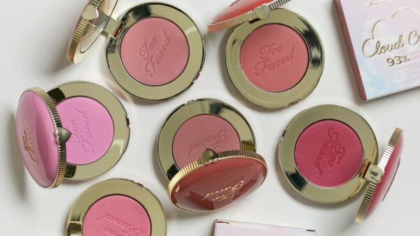 Too Faced - Cloud Crush Blurring Powder Blush 5.0g